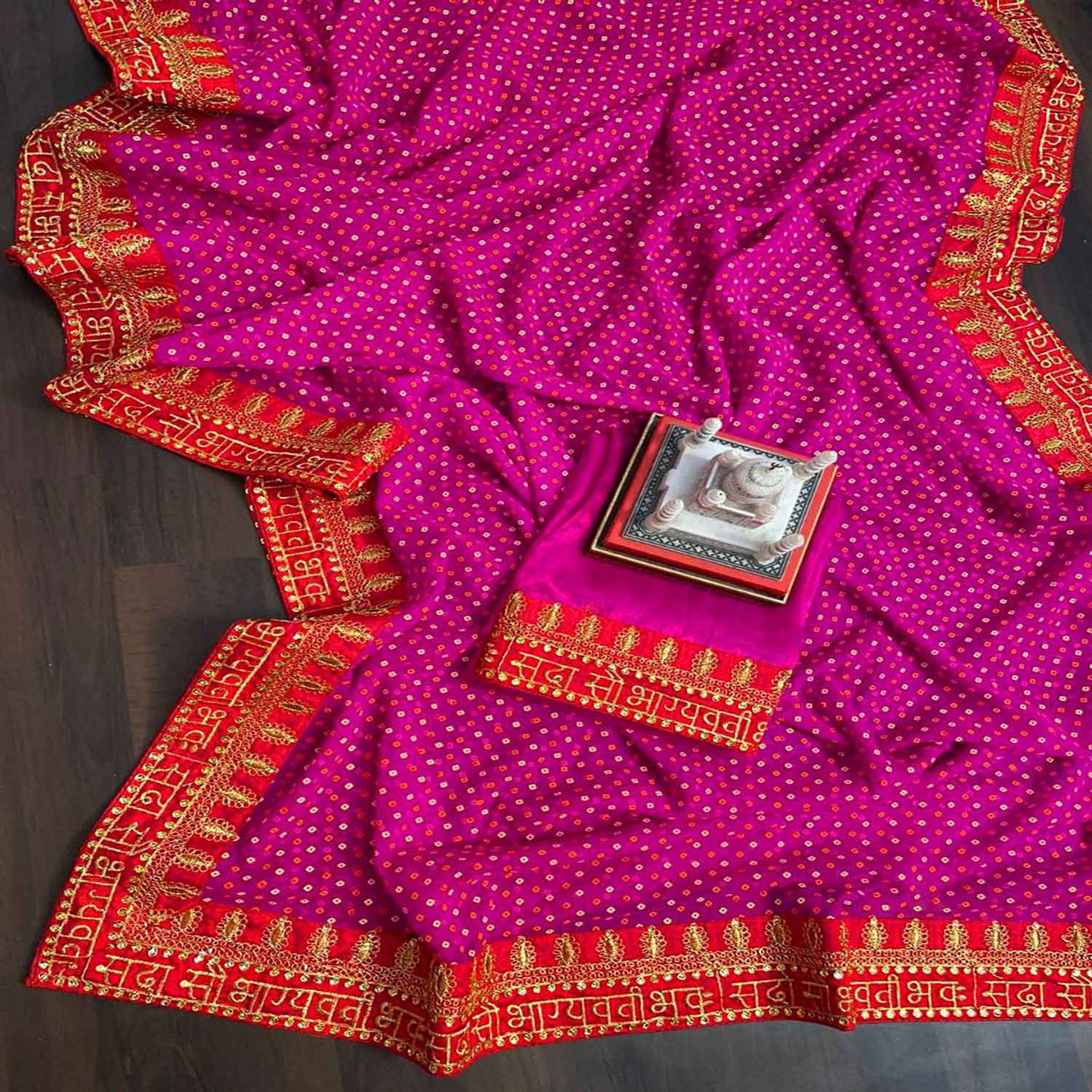 Women's Lace Bordered Karwa Chauth Look In Sada Saubhagyavati Bhava Pink Saree